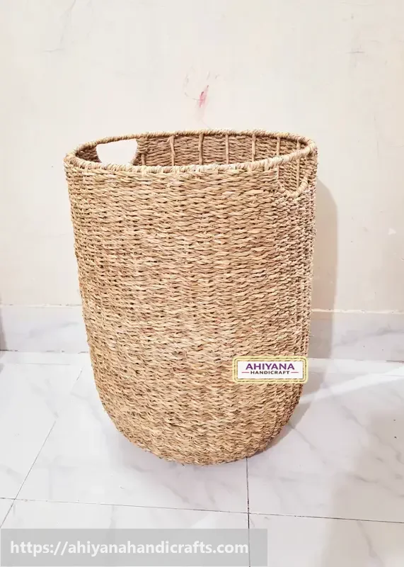 Ahiyana Premium Round Seagrass Laundry Basket with fabric and Lid - Thumbnail Image