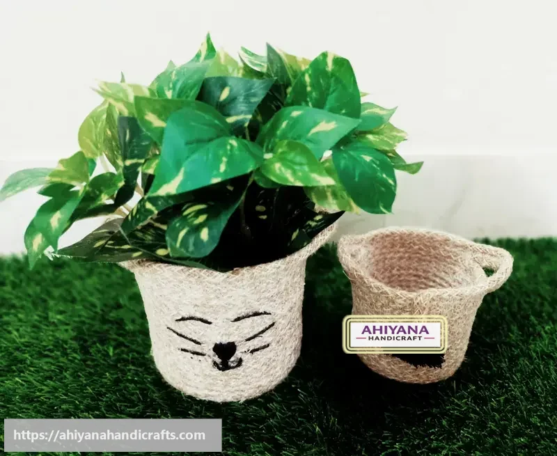 Ahiyana Pen Holder 