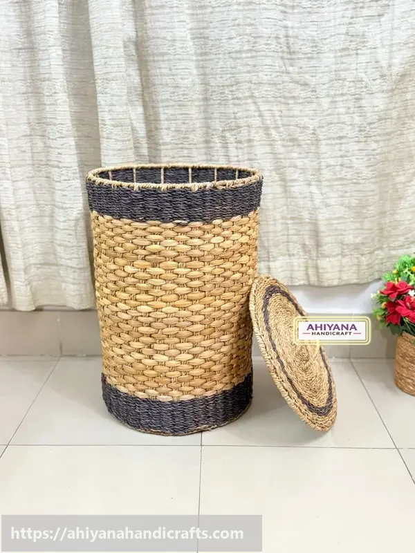 Ahiyana Premium Round natural Seagrass Laundry Basket with Lid - Thumbnail Image