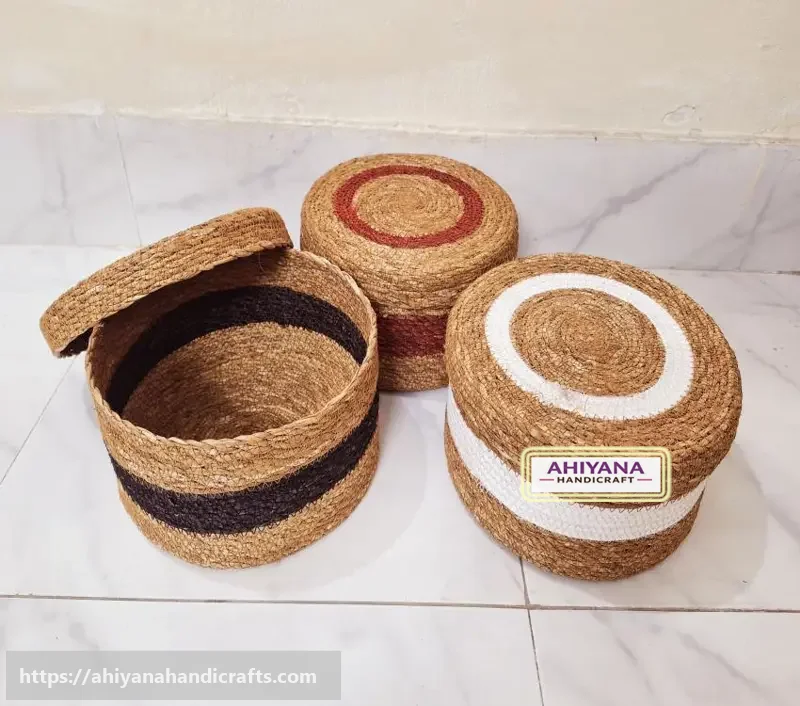 Ahiyana Round Machine Made Jewelry Box