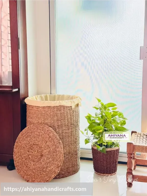 Ahiyana Premium Round Seagrass Laundry Basket with Fabric liner and Lid - Thumbnail Image