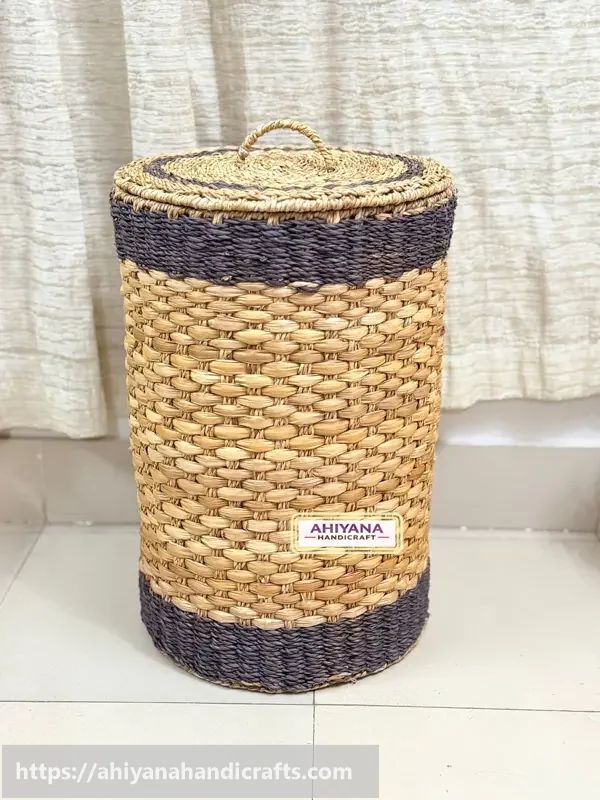 Ahiyana Premium Round natural Seagrass Laundry Basket with Lid - Thumbnail Image