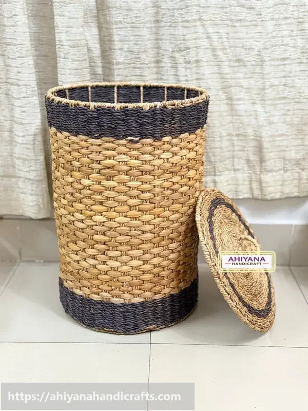 Ahiyana Premium Round natural Seagrass Laundry Basket with Lid - Thumbnail Image