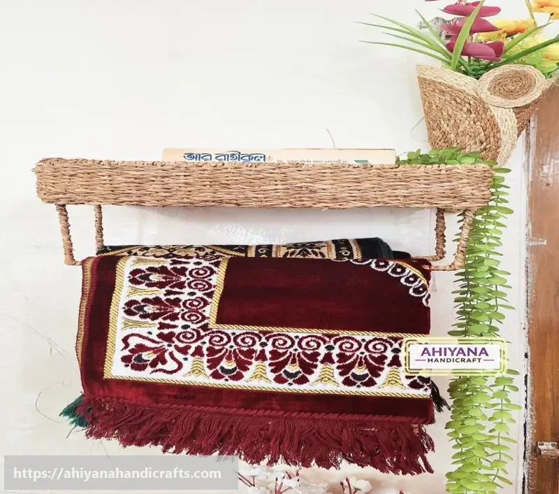 Ahiyana Jaynamaj / Quran Stand